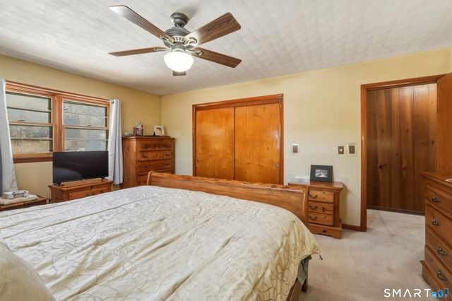 15 Pollys Lane, Montville, CT 06382