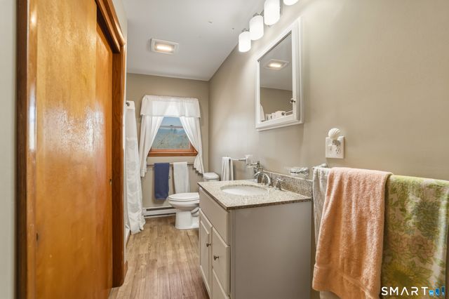 15 Pollys Lane, Montville, CT 06382