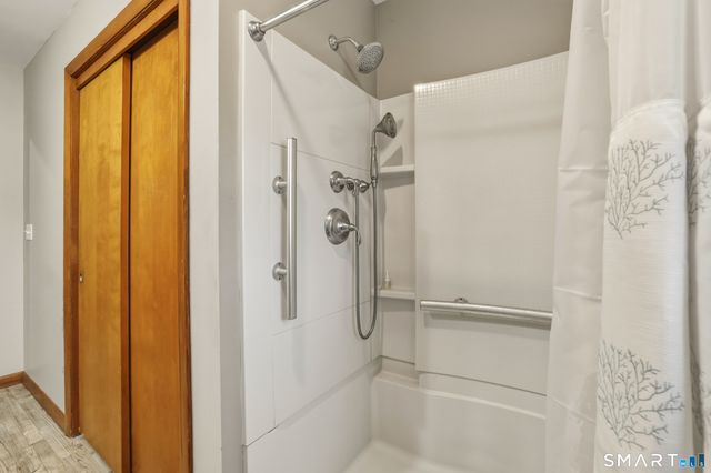 15 Pollys Lane, Montville, CT 06382