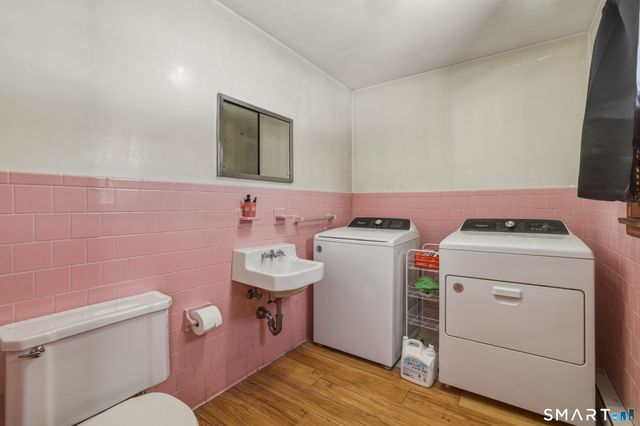 15 Pollys Lane, Montville, CT 06382