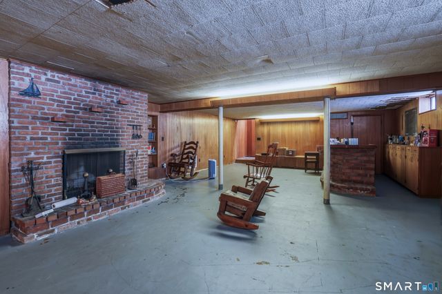 15 Pollys Lane, Montville, CT 06382