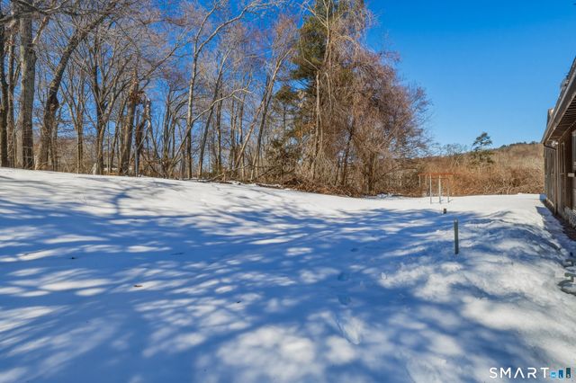 15 Pollys Lane, Montville, CT 06382