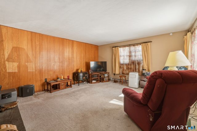 15 Pollys Lane, Montville, CT 06382