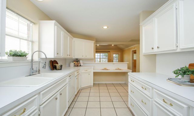 422 Cherry Laurel Drive, Tomball, TX 77375