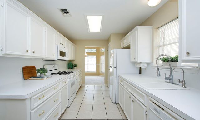 422 Cherry Laurel Drive, Tomball, TX 77375