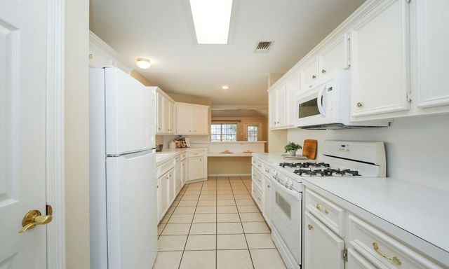 422 Cherry Laurel Drive, Tomball, TX 77375