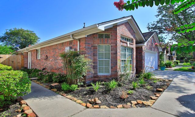 422 Cherry Laurel Drive, Tomball, TX 77375