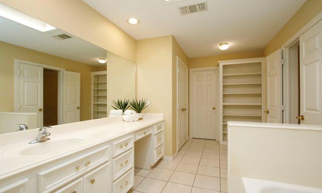 422 Cherry Laurel Drive, Tomball, TX 77375