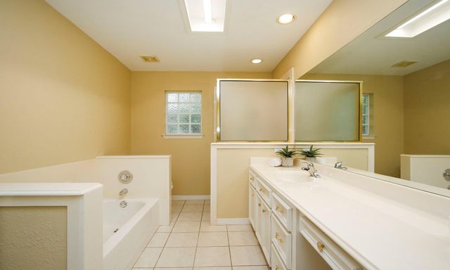 422 Cherry Laurel Drive, Tomball, TX 77375