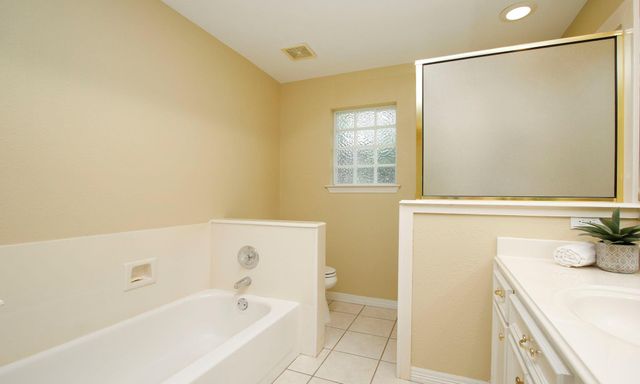 422 Cherry Laurel Drive, Tomball, TX 77375