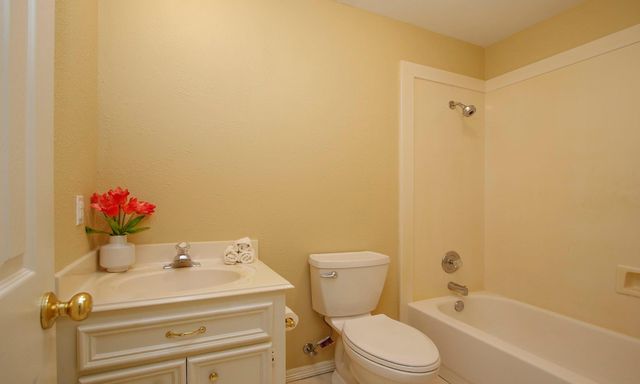 422 Cherry Laurel Drive, Tomball, TX 77375