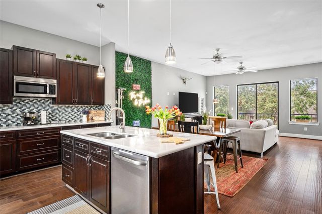 2104 Webster Street, Houston, TX 77003