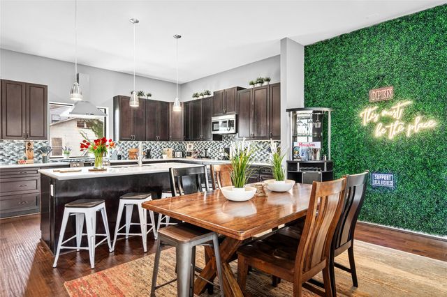 2104 Webster Street, Houston, TX 77003