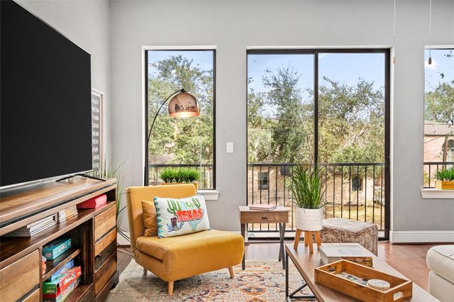 2104 Webster Street, Houston, TX 77003