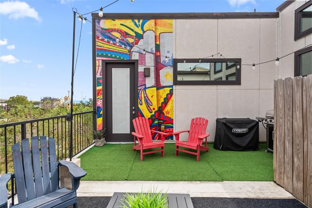 2104 Webster Street, Houston, TX 77003