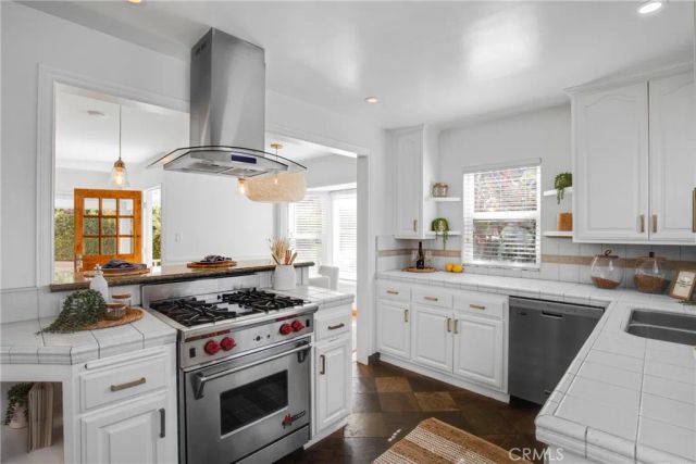 424 S Meadows Ave, Manhattan Beach, CA 90266