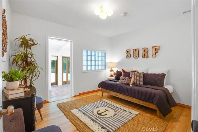424 S Meadows Ave, Manhattan Beach, CA 90266