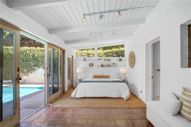 424 S Meadows Ave, Manhattan Beach, CA 90266