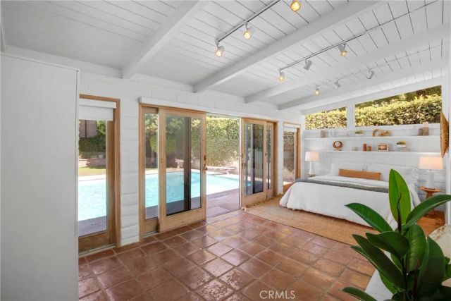 424 S Meadows Ave, Manhattan Beach, CA 90266