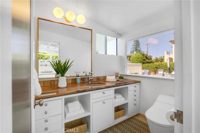 424 S Meadows Ave, Manhattan Beach, CA 90266