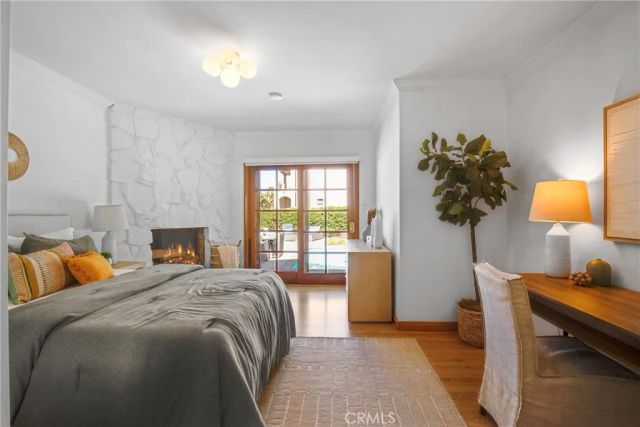 424 S Meadows Ave, Manhattan Beach, CA 90266