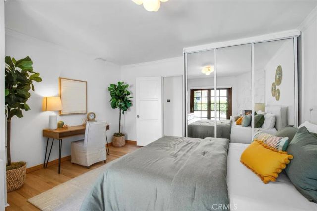 424 S Meadows Ave, Manhattan Beach, CA 90266