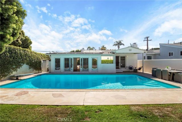 424 S Meadows Ave, Manhattan Beach, CA 90266