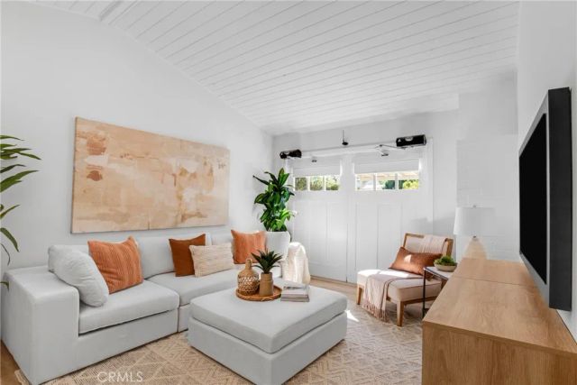 424 S Meadows Ave, Manhattan Beach, CA 90266