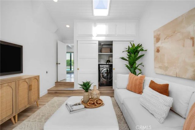 424 S Meadows Ave, Manhattan Beach, CA 90266