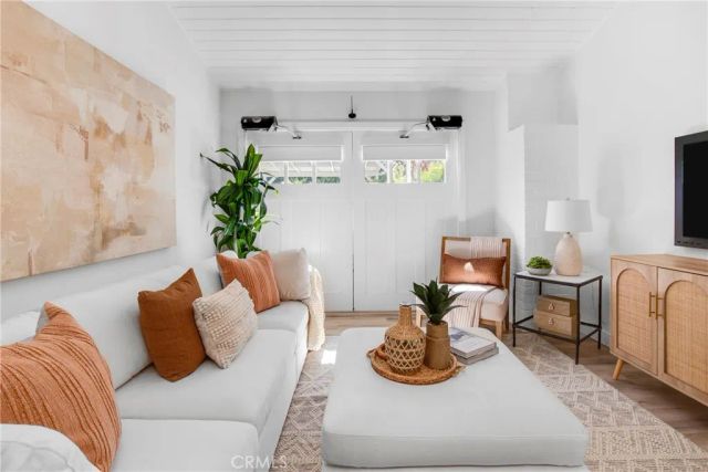424 S Meadows Ave, Manhattan Beach, CA 90266