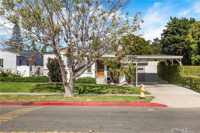 424 S Meadows Ave, Manhattan Beach, CA 90266