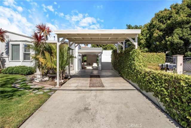 424 S Meadows Ave, Manhattan Beach, CA 90266