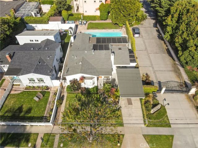 424 S Meadows Ave, Manhattan Beach, CA 90266