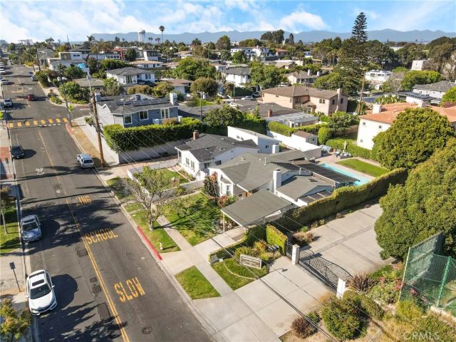 424 S Meadows Ave, Manhattan Beach, CA 90266