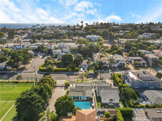 424 S Meadows Ave, Manhattan Beach, CA 90266