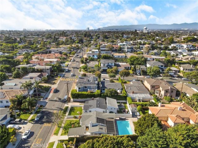424 S Meadows Ave, Manhattan Beach, CA 90266