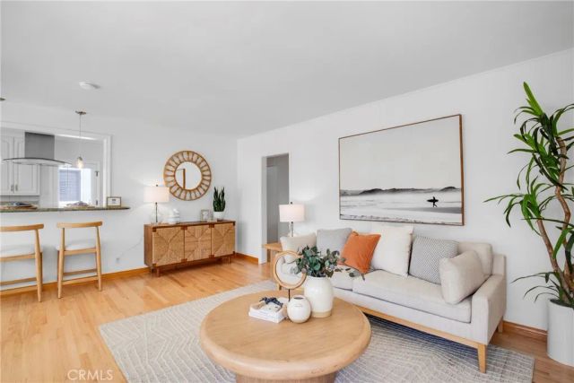 424 S Meadows Ave, Manhattan Beach, CA 90266