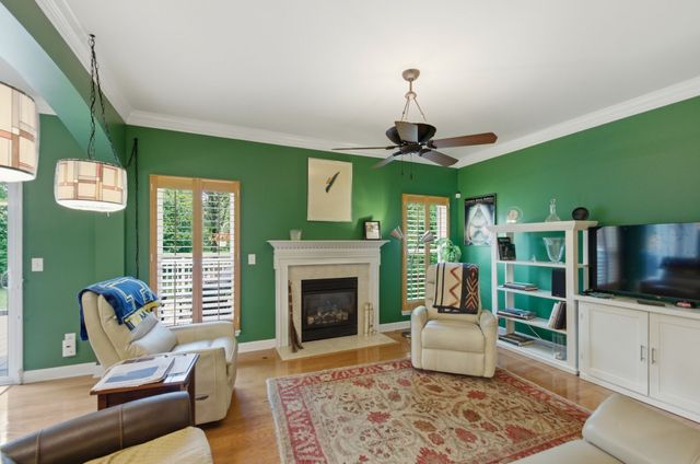 917 Falling Water Ct, Nashville, TN 37221