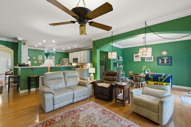 917 Falling Water Ct, Nashville, TN 37221
