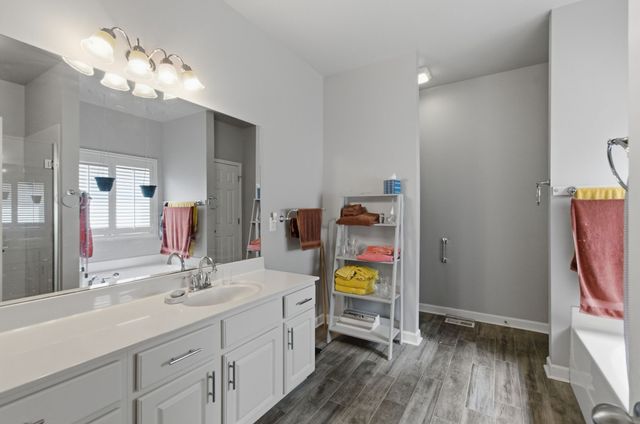 917 Falling Water Ct, Nashville, TN 37221