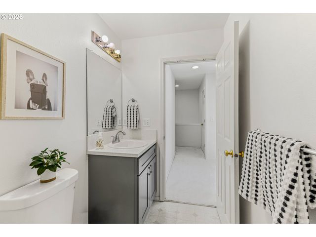 2998 Se TURNER CREEK Dr, Hillsboro, OR 97123