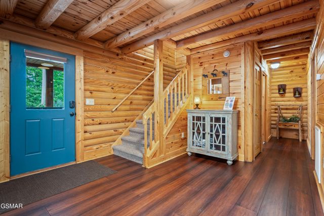 503 Deer Path Lane, Gatlinburg, TN 37738