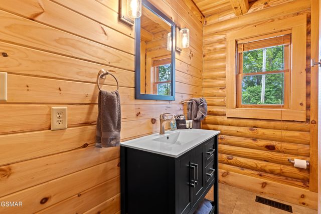 503 Deer Path Lane, Gatlinburg, TN 37738