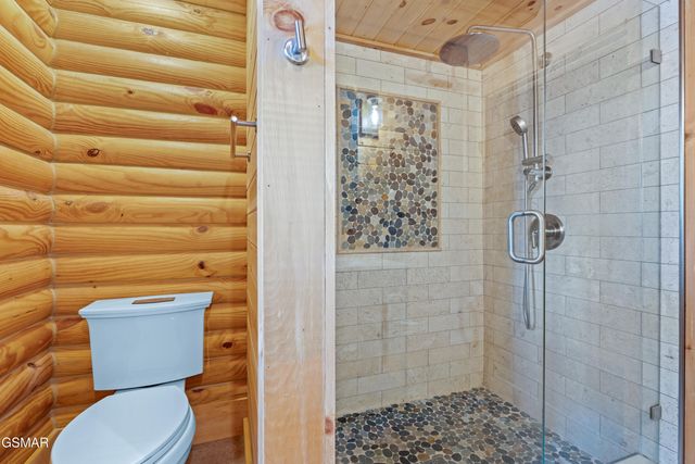 503 Deer Path Lane, Gatlinburg, TN 37738