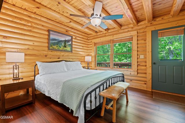 503 Deer Path Lane, Gatlinburg, TN 37738
