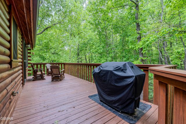 503 Deer Path Lane, Gatlinburg, TN 37738