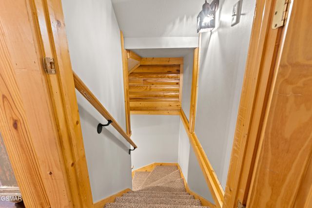 503 Deer Path Lane, Gatlinburg, TN 37738