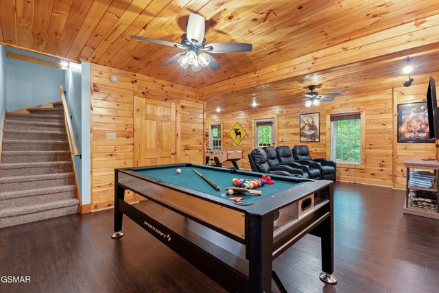 503 Deer Path Lane, Gatlinburg, TN 37738