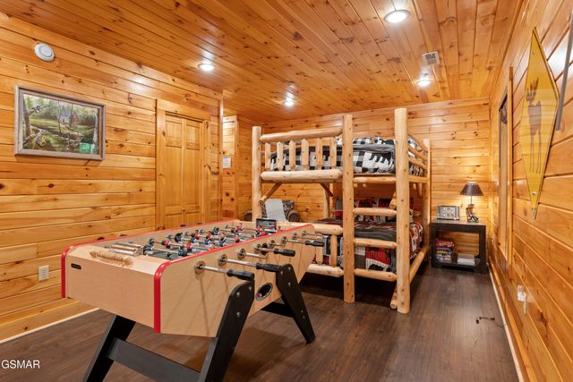 503 Deer Path Lane, Gatlinburg, TN 37738