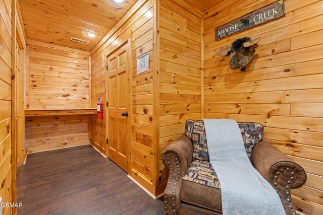 503 Deer Path Lane, Gatlinburg, TN 37738
